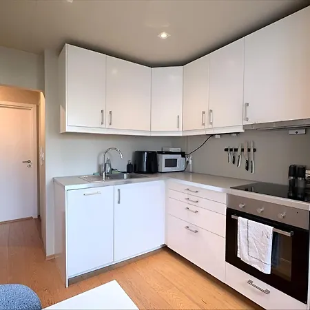 アパート Spacious & Cozy With Balcony *