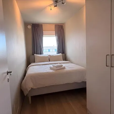 Spacious & Cozy With Balcony * ベルゲン